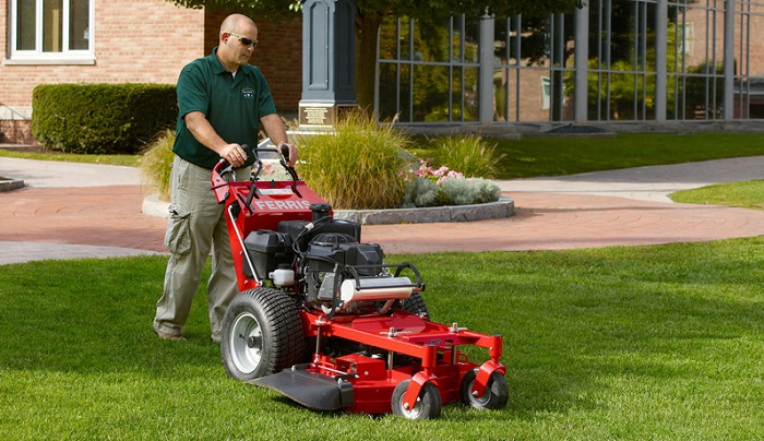 grass clippings as mulch pros and cons